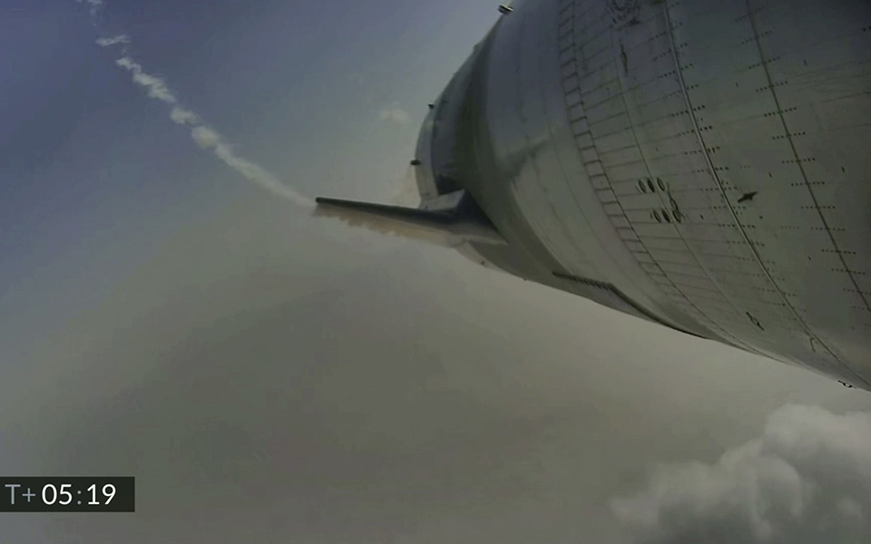 Προσεδαφίστηκε το Starship της SpaceX μετά από τέσσερις αποτυχημένες προσπάθειες (βίντεο)-1
