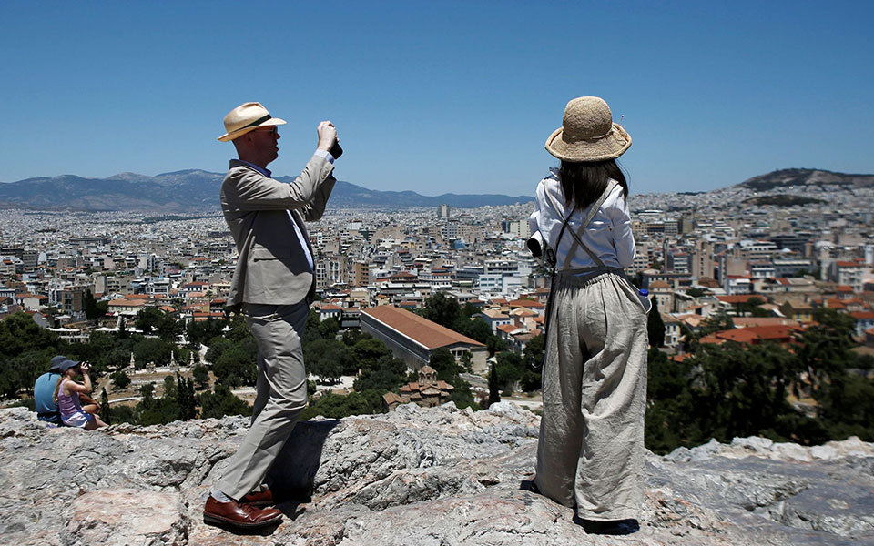Τουρισμός: «Μάχη» με Βρετανία, Ρωσία για άνοιγμα ταξιδιών-1