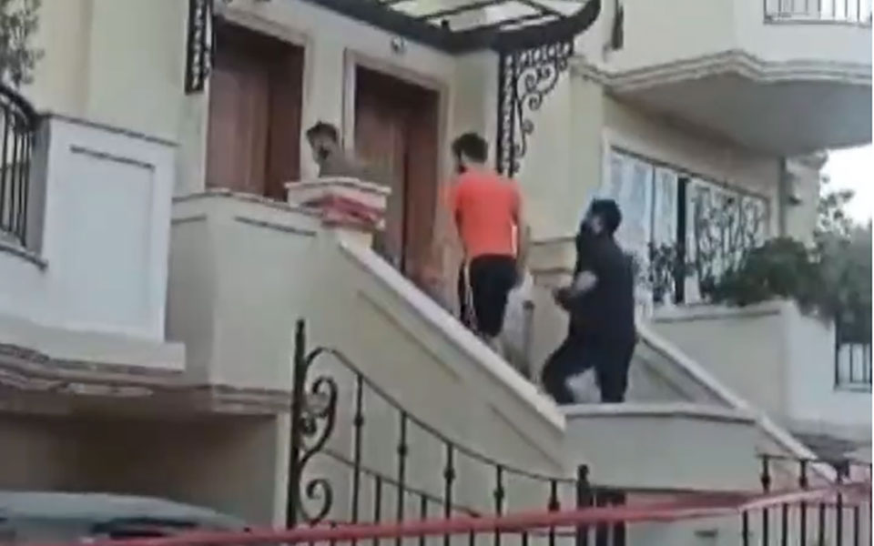 εγκλημα-στα-γλυκά-νερά-ελπίδα-μέσα-στη-561359674