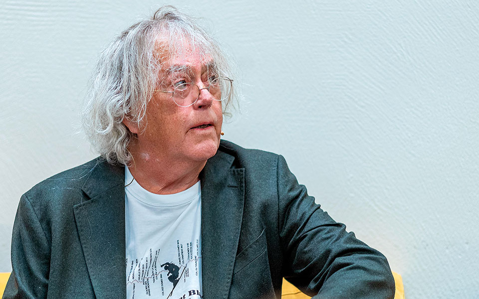 υποθέτοντας-την-πραγματικότητα-561352699