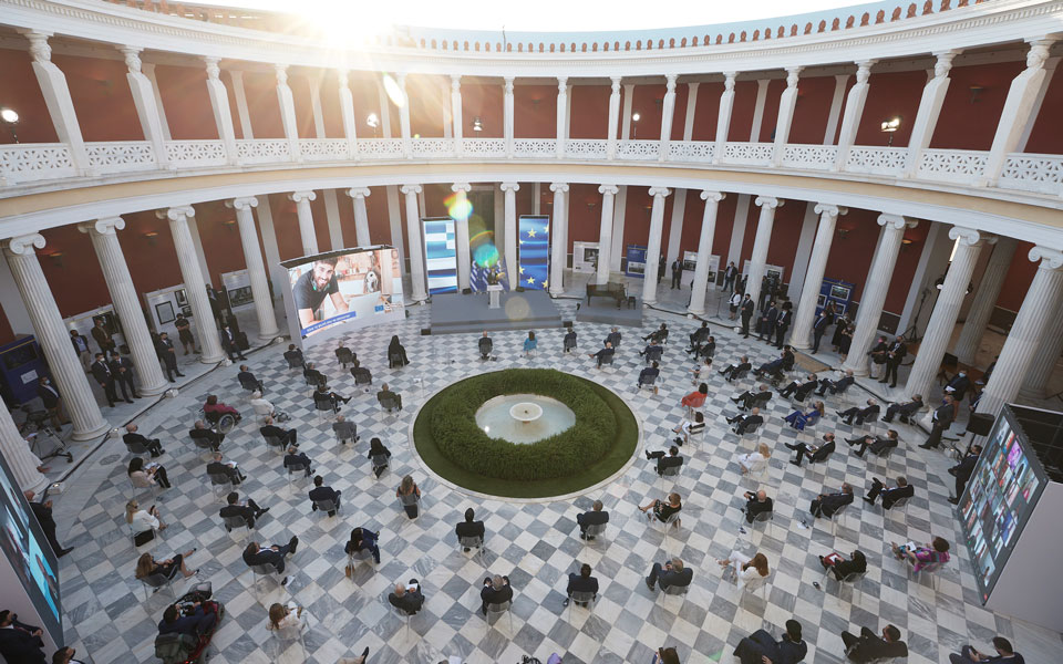 φον-ντερ-λάιεν-αντικείμενο-φθόνου-α-561379015