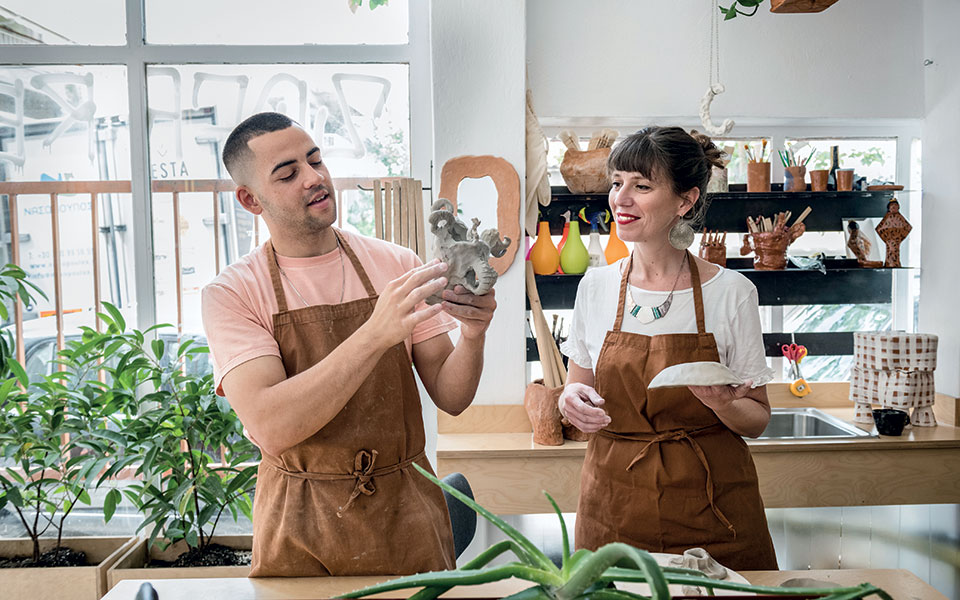 η-μαρία-μαθαίνει-κεραμική-561374389