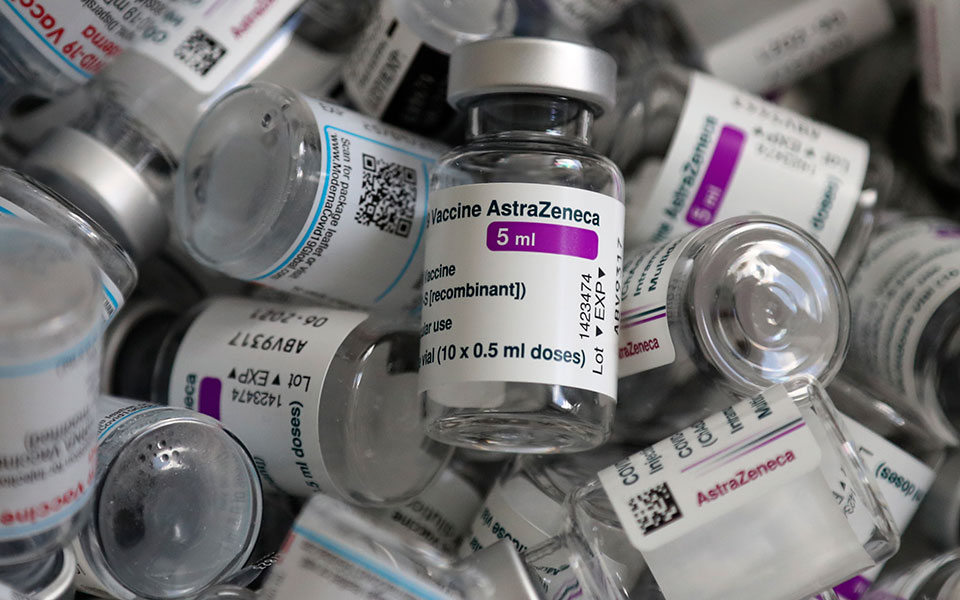 Εμβόλιο AstraZeneca: Δεν αλλάζουν τα ηλικιακά όρια-1