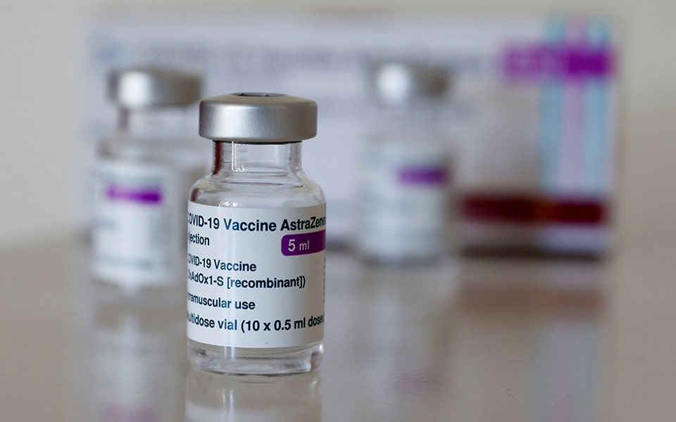 εμβόλιο-astrazeneca-πρώτη-περίπτωση-θρόμβωσης-561382510