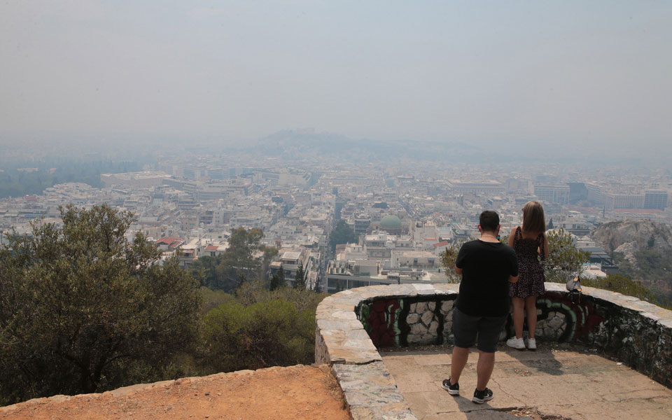 Φωτιά στον Σχίνο: Ο καπνός σκέπασε όλη την Αττική (φωτογραφίες)-5