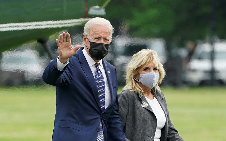 προς-συνάντηση-μπάιντεν-με-τη-βασίλισ-561378337