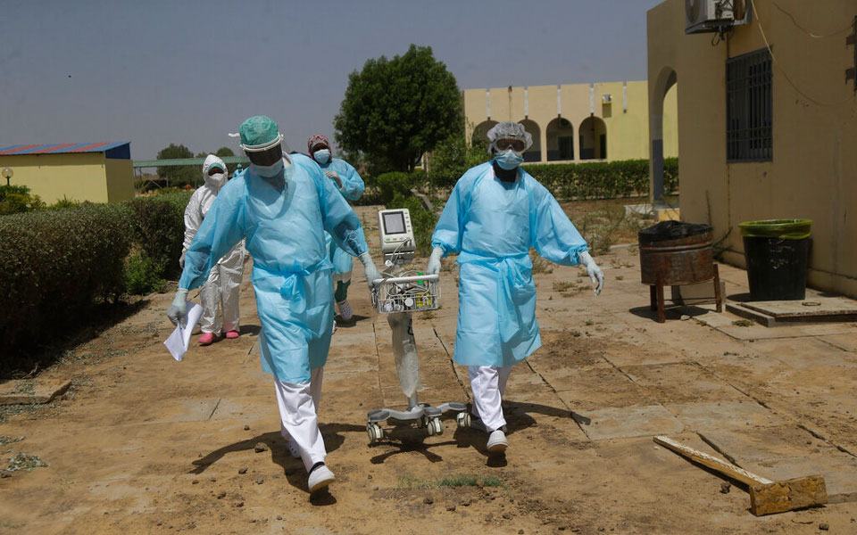 τα-εμβόλια-δεν-έχουν-φτάσει-σε-όλες-τις-561357379