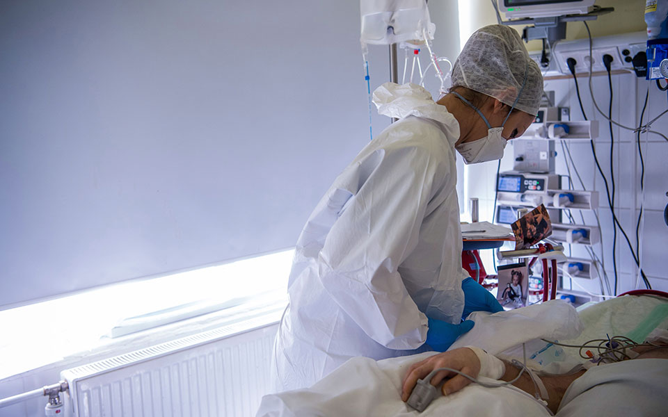 κορωνοϊός-1-402-νέα-κρούσματα-56-θάνατοι-647-δι-561366367