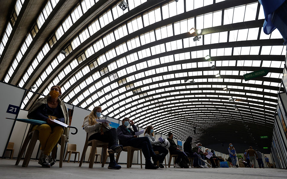 μ-σχοινάς-εμβολιασμένο-το-70-της-ε-ε-έως-14-561377371