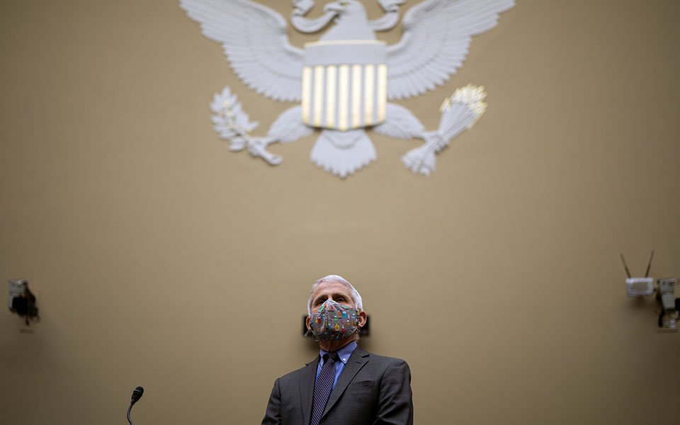 φάουτσι-ναι-στη-χαλάρωση-των-μέτρων-561358024