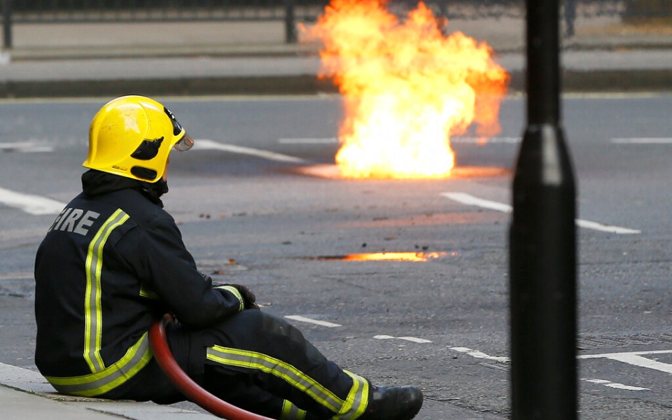 λονδίνο-μεγάλη-πυρκαγιά-σε-πολυκατοι-561355171