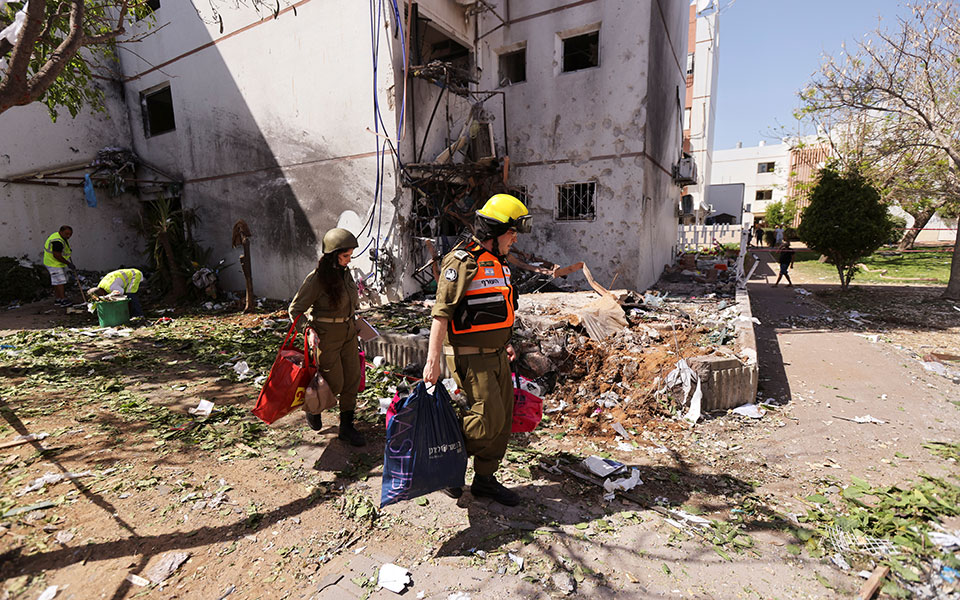 μπέρνι-σάντερς-η-ζωή-των-παλαιστινίων-561366394