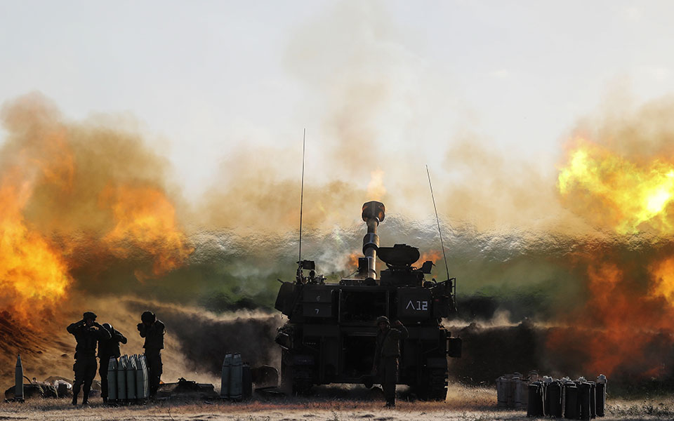 αποφασισμένος-να-συνεχίσει-τις-επιχε-561369178