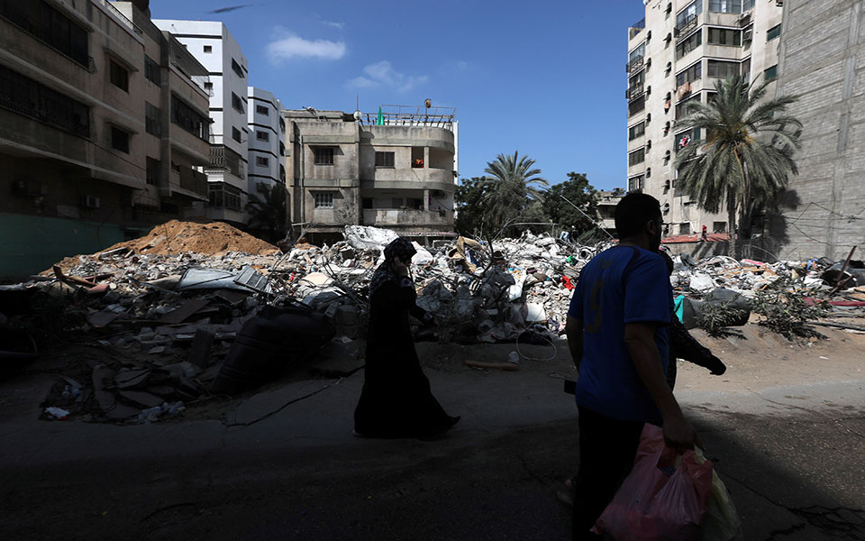 Διαρκές σφυροκόπημα στη Γάζα- Ισοπεδώθηκαν 450 κτίρια-1