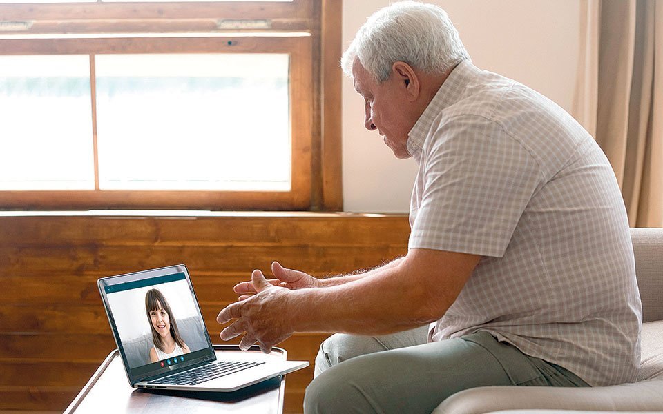 το-33-των-65άρηδων-χρησιμοποιεί-το-διαδίκ-561369994