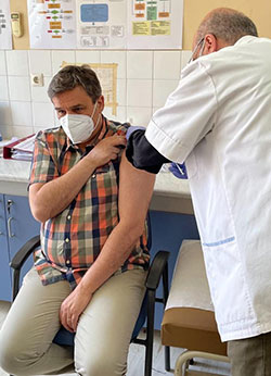 Ο γιατρός και τα πώματα-1