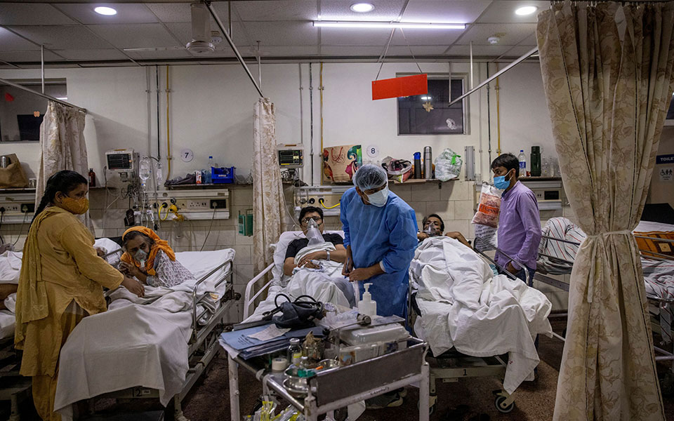 Ινδία: Ένας 26χρονος γιατρός αποφασίζει ποιος θα ζήσει και ποιος θα πεθάνει-7