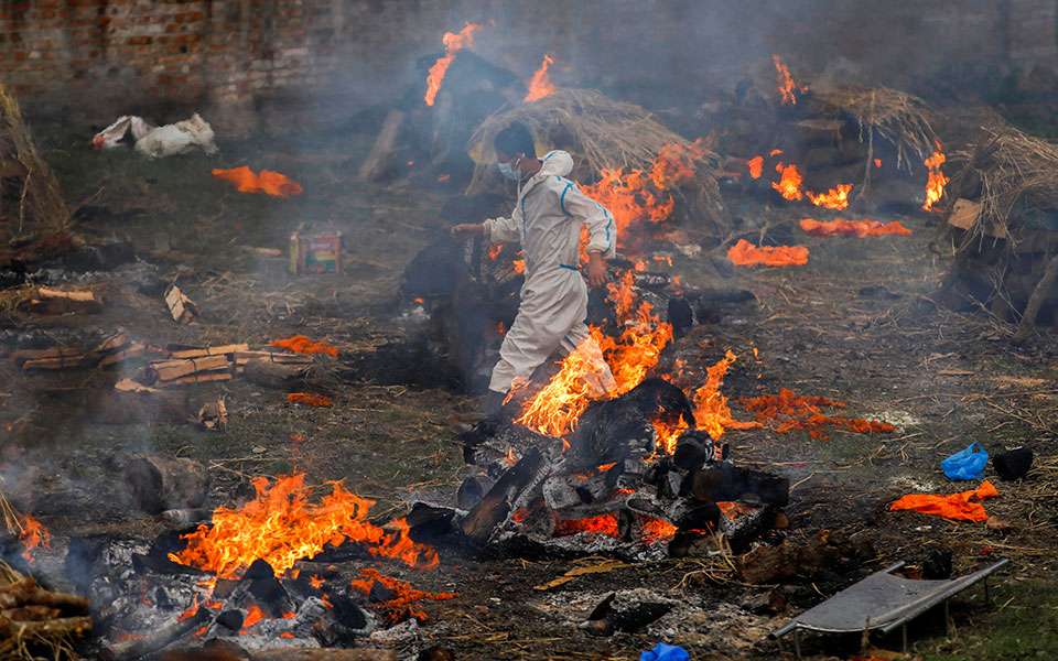 ερυθρός-σταυρός-έκρηξη-κρουσμάτων-cov-561360493