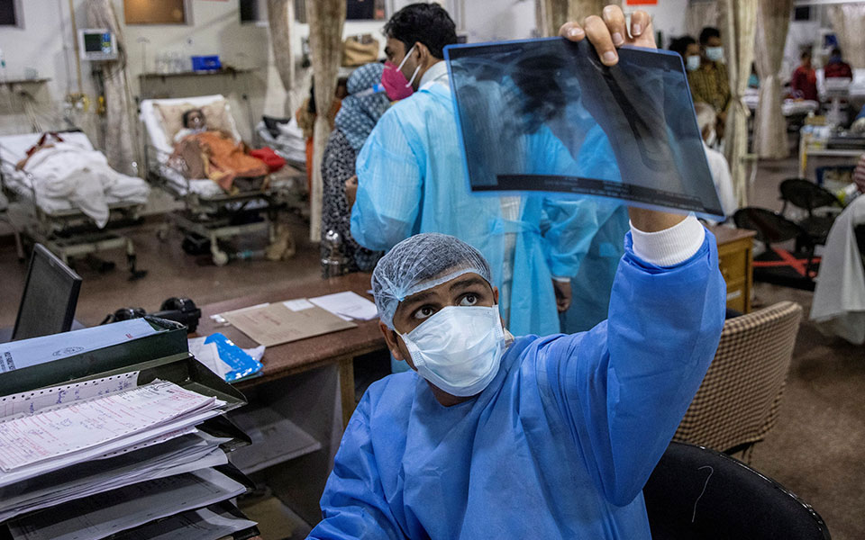 ινδία-ένας-26χρονος-γιατρός-αποφασίζει-561353851