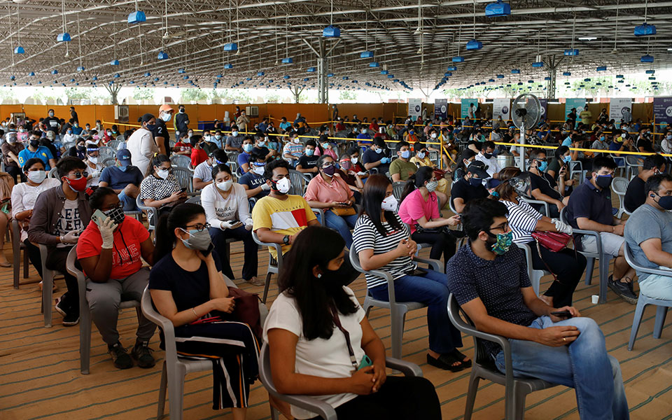 ινδία-συνομιλίες-με-pfizer-moderna-και-jj-για-τα-εμβ-561377968