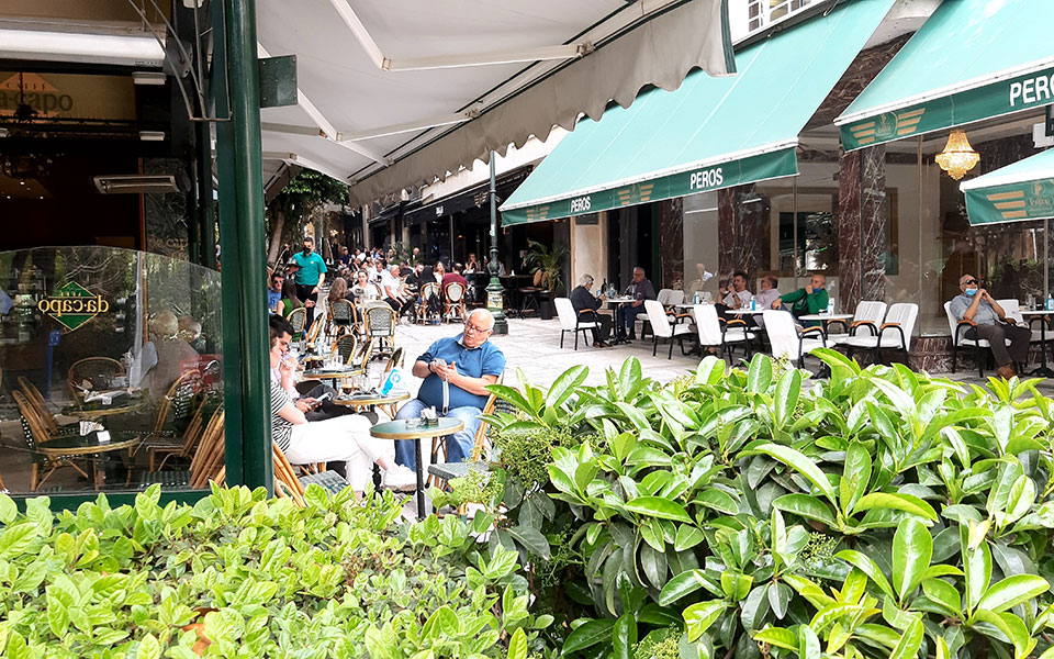 Το χρονοδιάγραμμα του Μαΐου: Εμβολιαστικό γκάζι, σταδιακό άνοιγμα-4