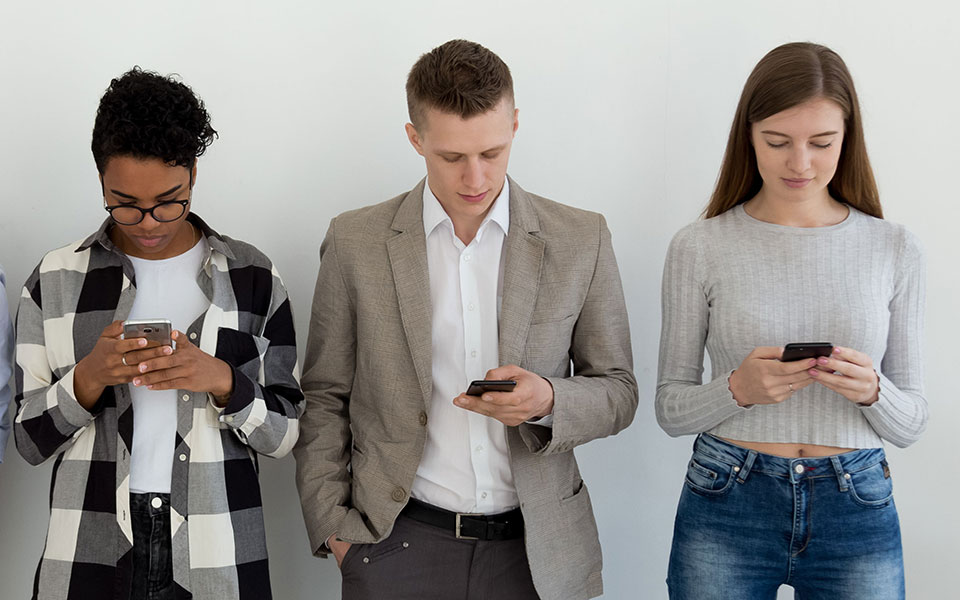 κινητή-τηλεφωνία-ίντερνετ-και-με-απλή-561372472