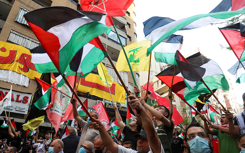 λίβανος-πέντε-τραυματίες-σε-διαδήλωσ-561367975