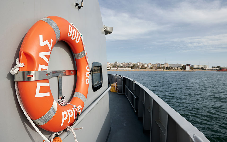 κατέπλευσε-στην-καλαμάτα-η-ακυβέρνητ-561351178