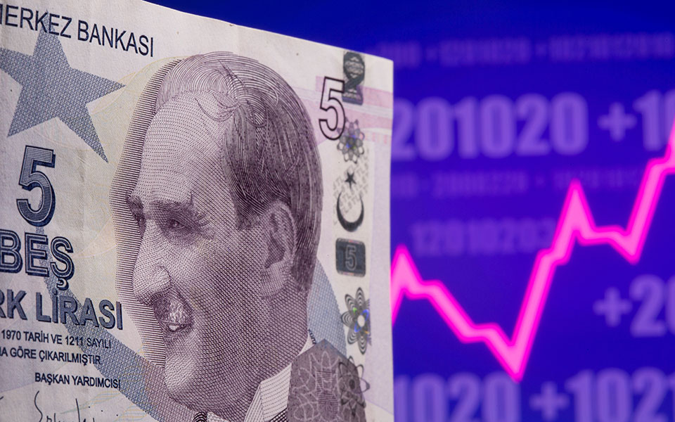 τουρκία-η-λίρα-υποχώρησε-σε-χαμηλό-επί-561362017