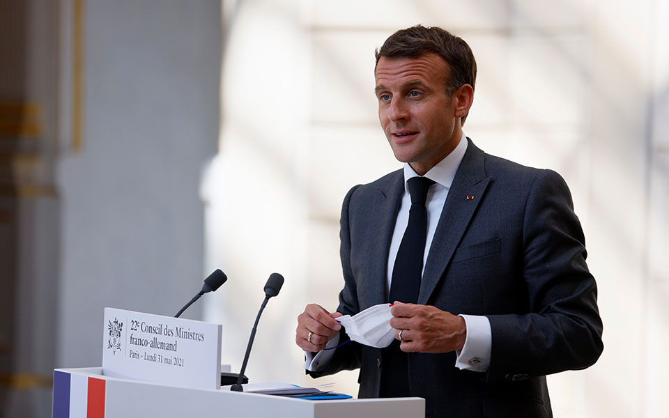 ο-πρόεδρος-μακρόν-εμβολιάστηκε-για-τη-561383080