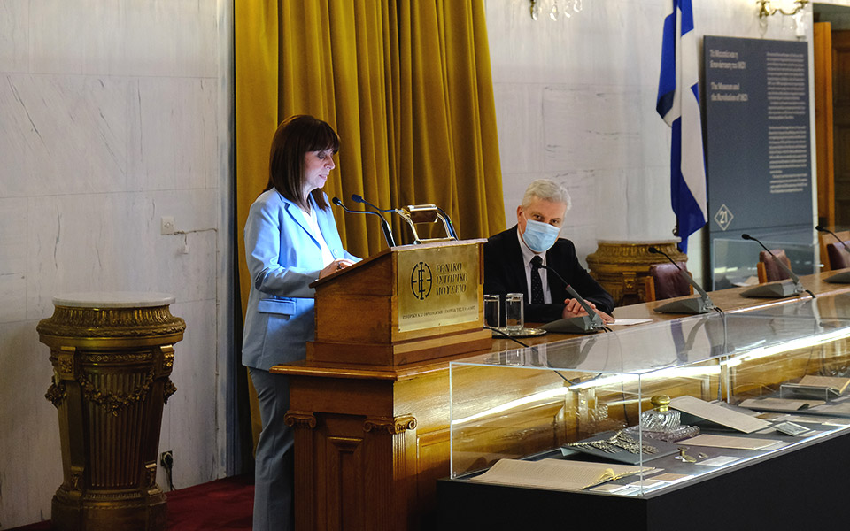 επίσκεψη-της-προέδρου-της-δημοκρατία-561373963