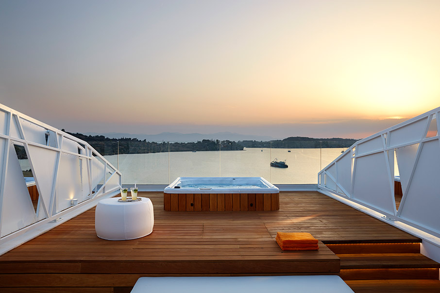 Nikki Beach Resort & Spa: Οι jet setters επιλέγουν Πόρτο Χέλι!-1