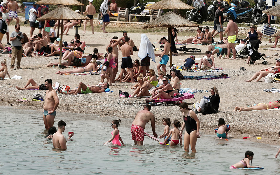 καιρός-ζέστη-αλλά-και-τοπικές-βροχές-561352021