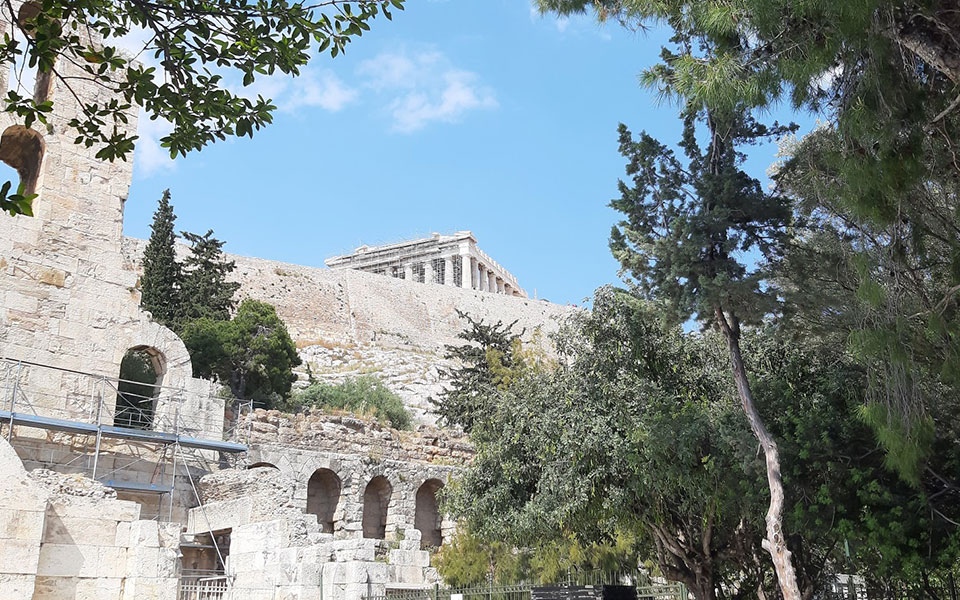 επεισοδιακή-επίσκεψη-οπαδών-του-ολ-561361057