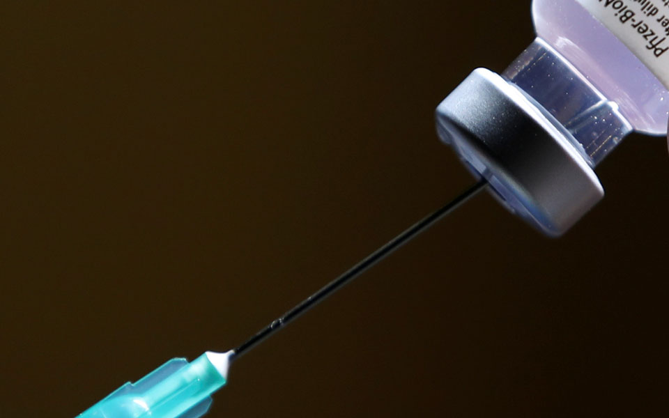 εμβολιασμοί-περίπου-45-εκατ-τα-επιβεβα-561355771