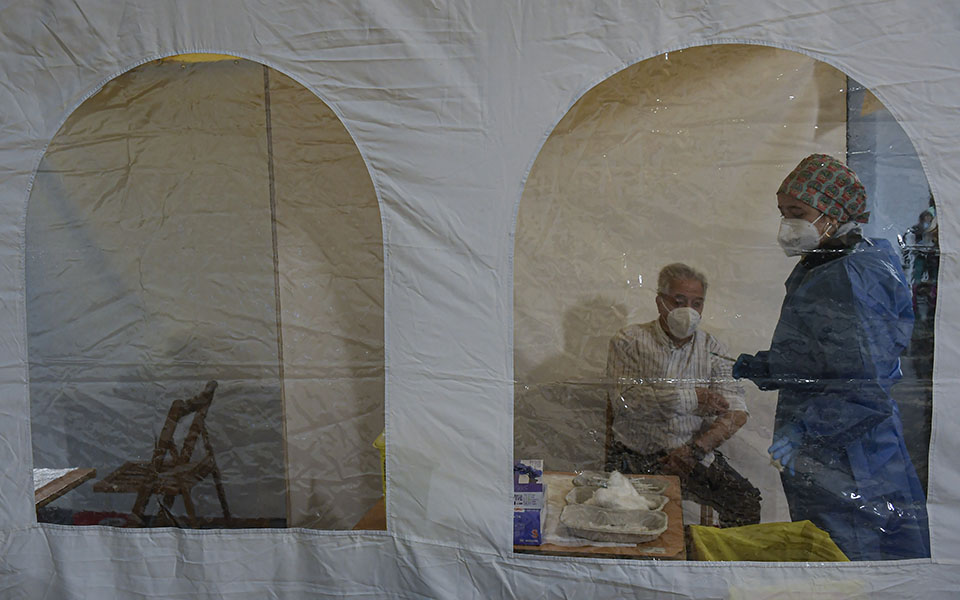 pfizer-αναθεωρεί-προς-τα-πάνω-την-πρόβλεψη-γ-561351997