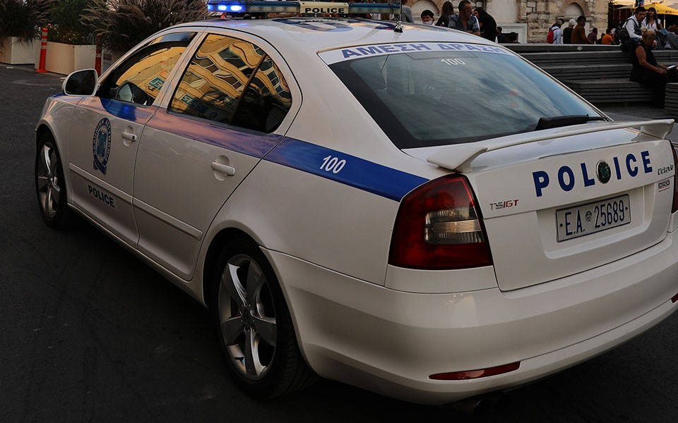 βριλήσσια-εισβολή-τριών-κακοποιών-σε-561368941