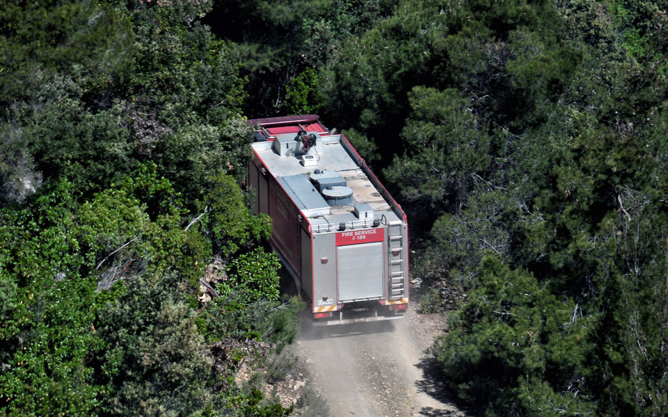 Φωτιά σε Κορινθία – Δυτική Αττική: Μάχη με τις αναζωπυρώσεις-2