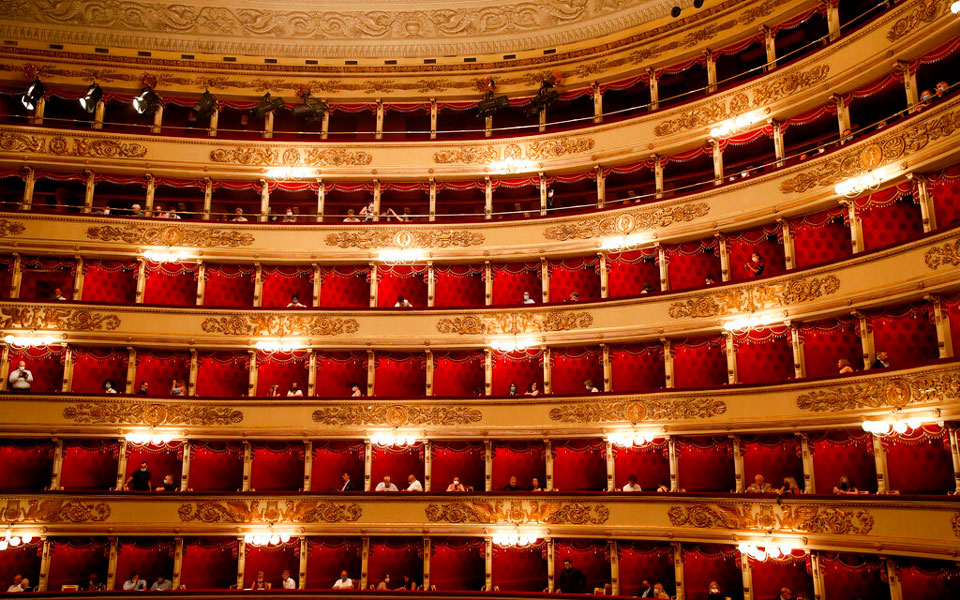 ανοίγει-ξανά-η-σκάλα-του-μιλάνου-561358186