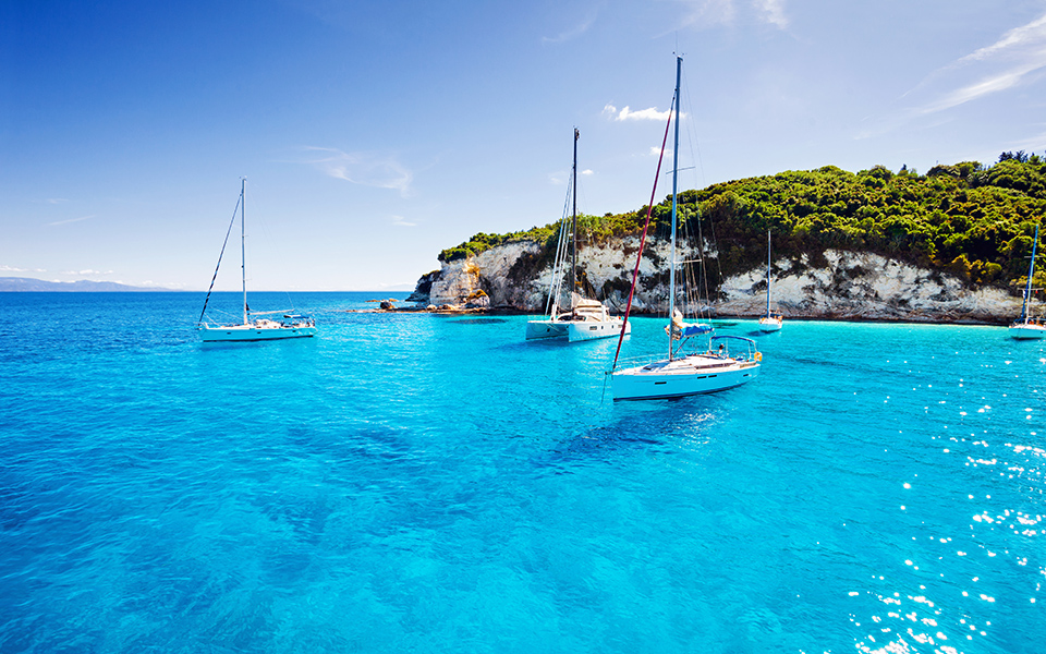 ιστιοπλοΐα-στα-ελληνικά-νησιά-οδηγίε-561373960