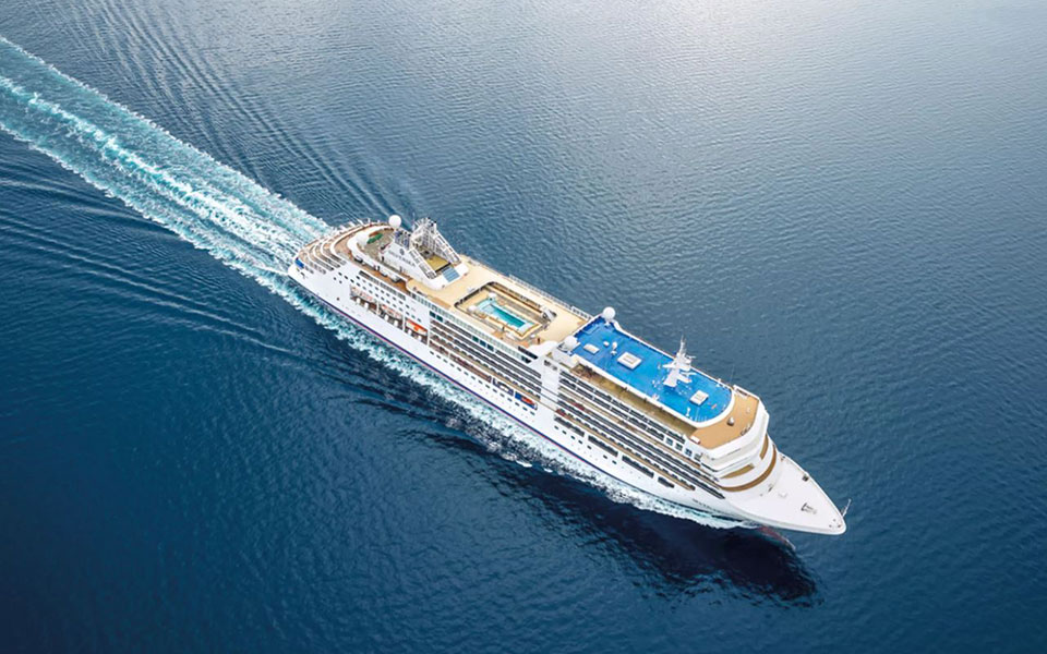 στη-σούδα-το-εντυπωσιακό-silver-moon-ένα-πλωτ-561363277