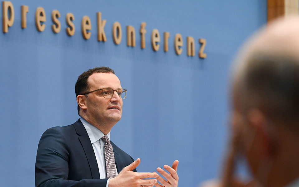 να-παραγγείλει-εμβόλια-διαφορετικής-561359650