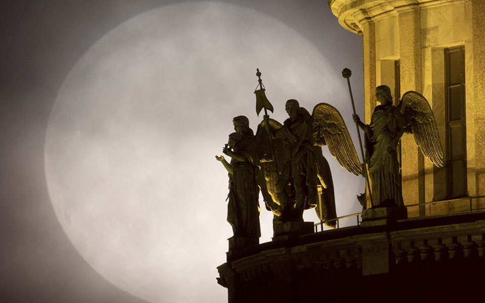 Μαγευτική υπερπανσέληνος και έκλειψη-4