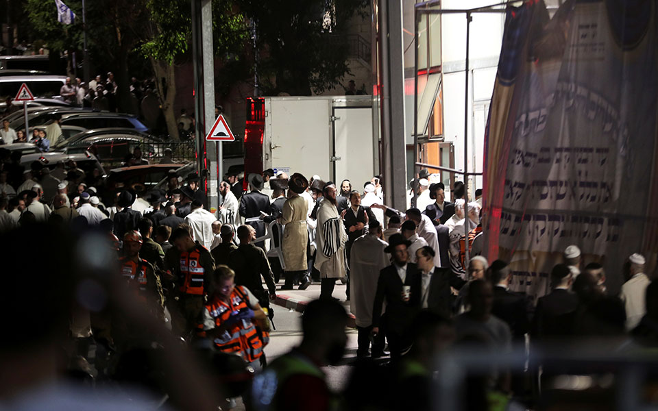 Ισραήλ: Τραγωδία από κατάρρευση εξέδρας σε συναγωγή-1