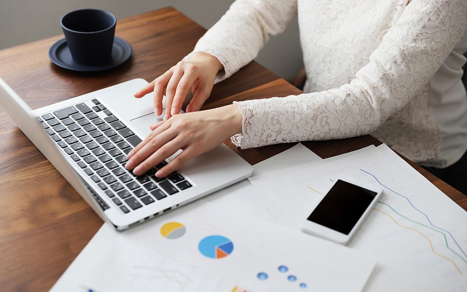 η-τεχνολογική-κακοποίηση-των-γυναι-561361645