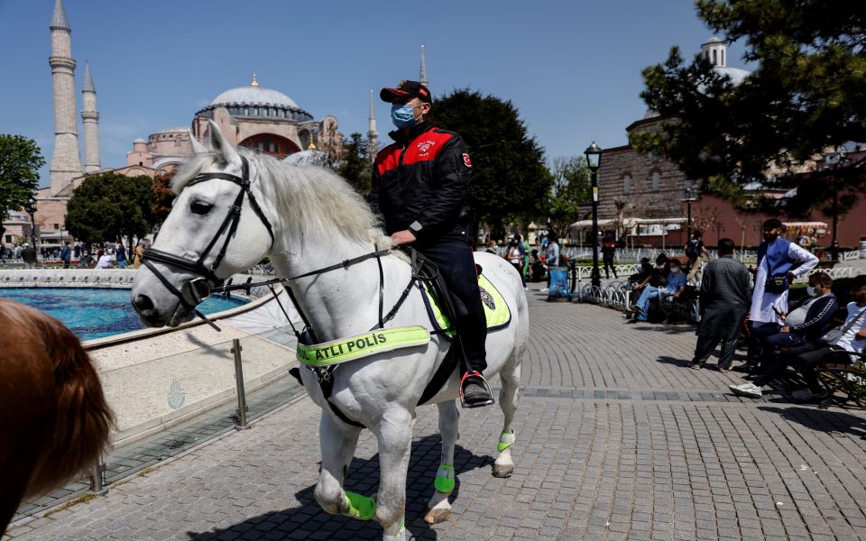 τουρκία-κάτω-από-20-000-κρούσματα-covid-για-πρώτ-561356986