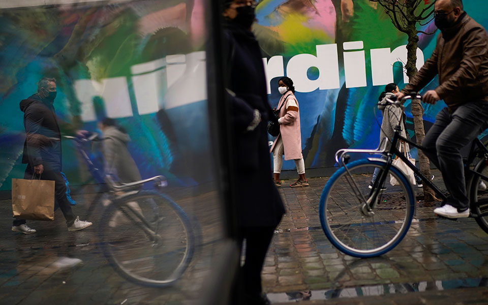 εμβόλια-εε-έχουν-χορηγηθεί-πάνω-από-200-ε-561367423