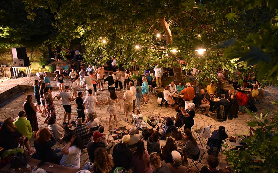 η-βαμβακού-ξαναγεννιέται-561378757