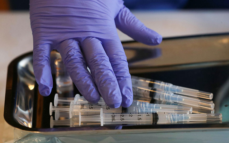 εμβολιασμός-το-χρονοδιάγραμμα-της-ε-561376156