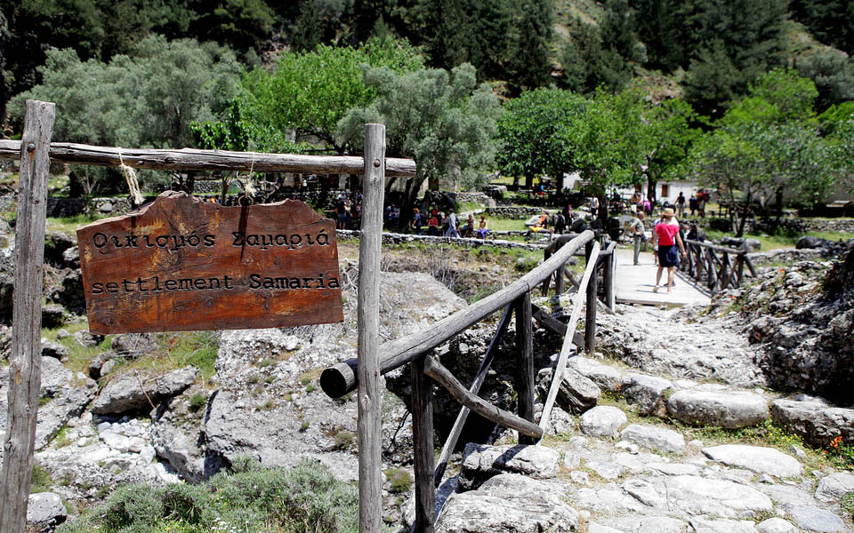 κλείνει-λόγω-καύσωνα-το-φαράγγι-της-σα-561395776